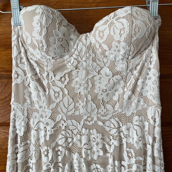 NWT Lulus wedding dress strapless - Picture 4 of 6